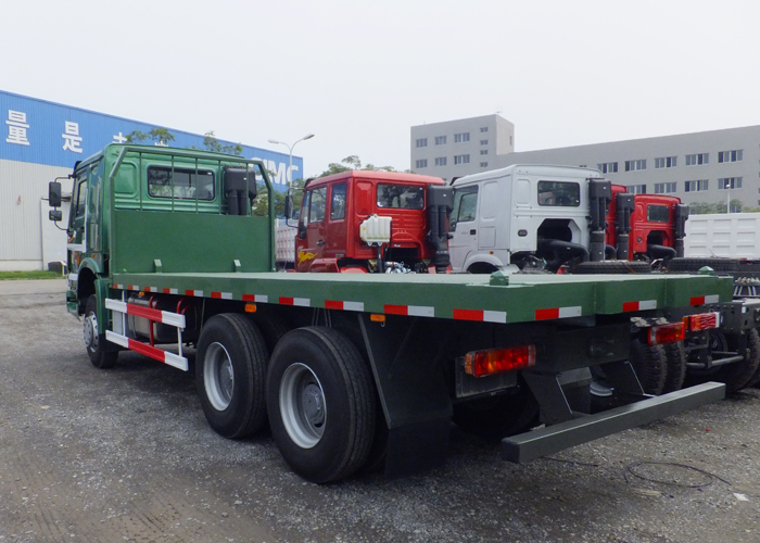 Flatbed Truck with Howo Heavy Duty Truck Chassis And Twist Locks for Cargos And 20ft Container