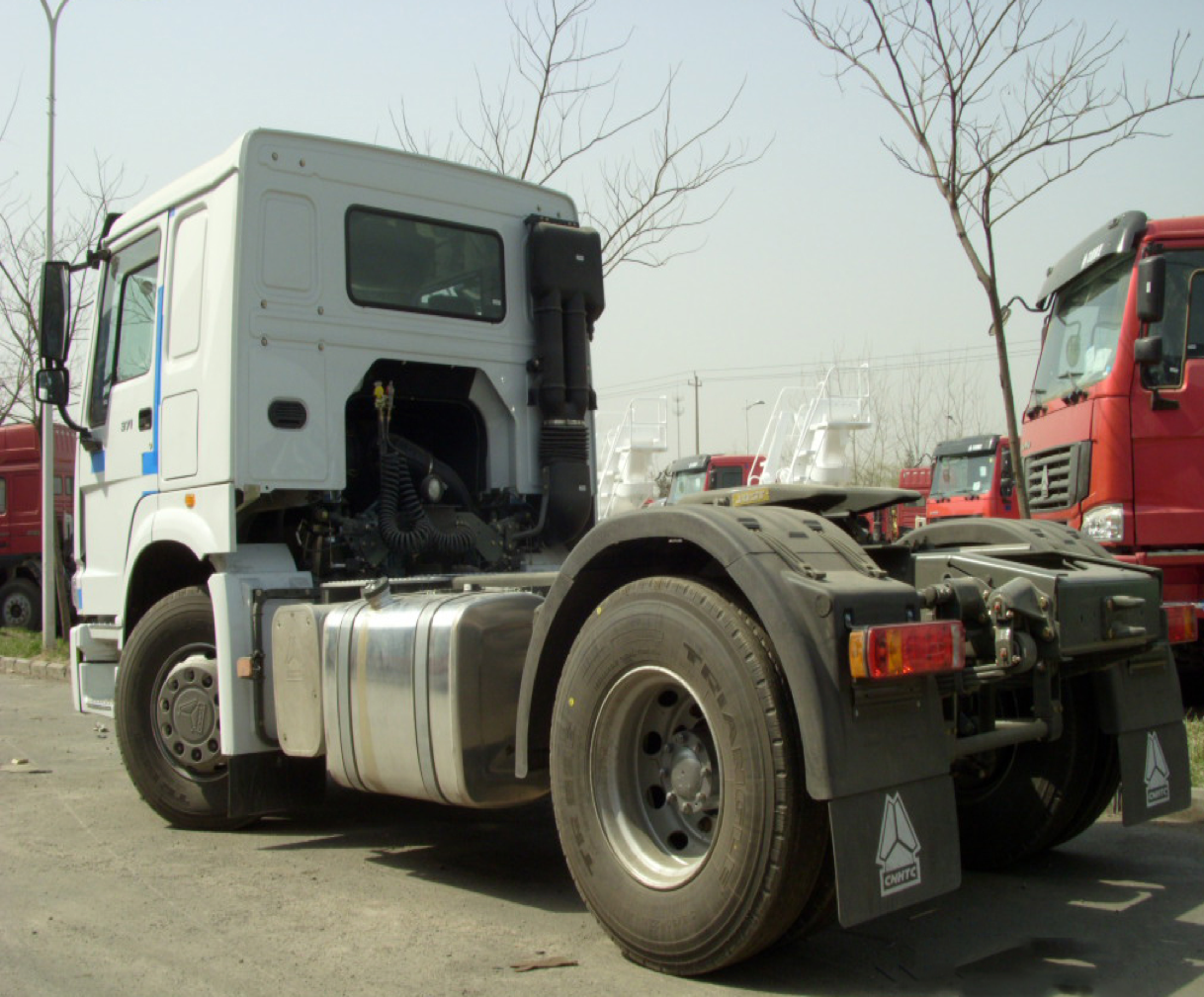 380Hp Tractor truck-SinoTruk HOWO-ZZ4187S3511W
